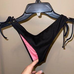 Black ribbed bikini bottoms